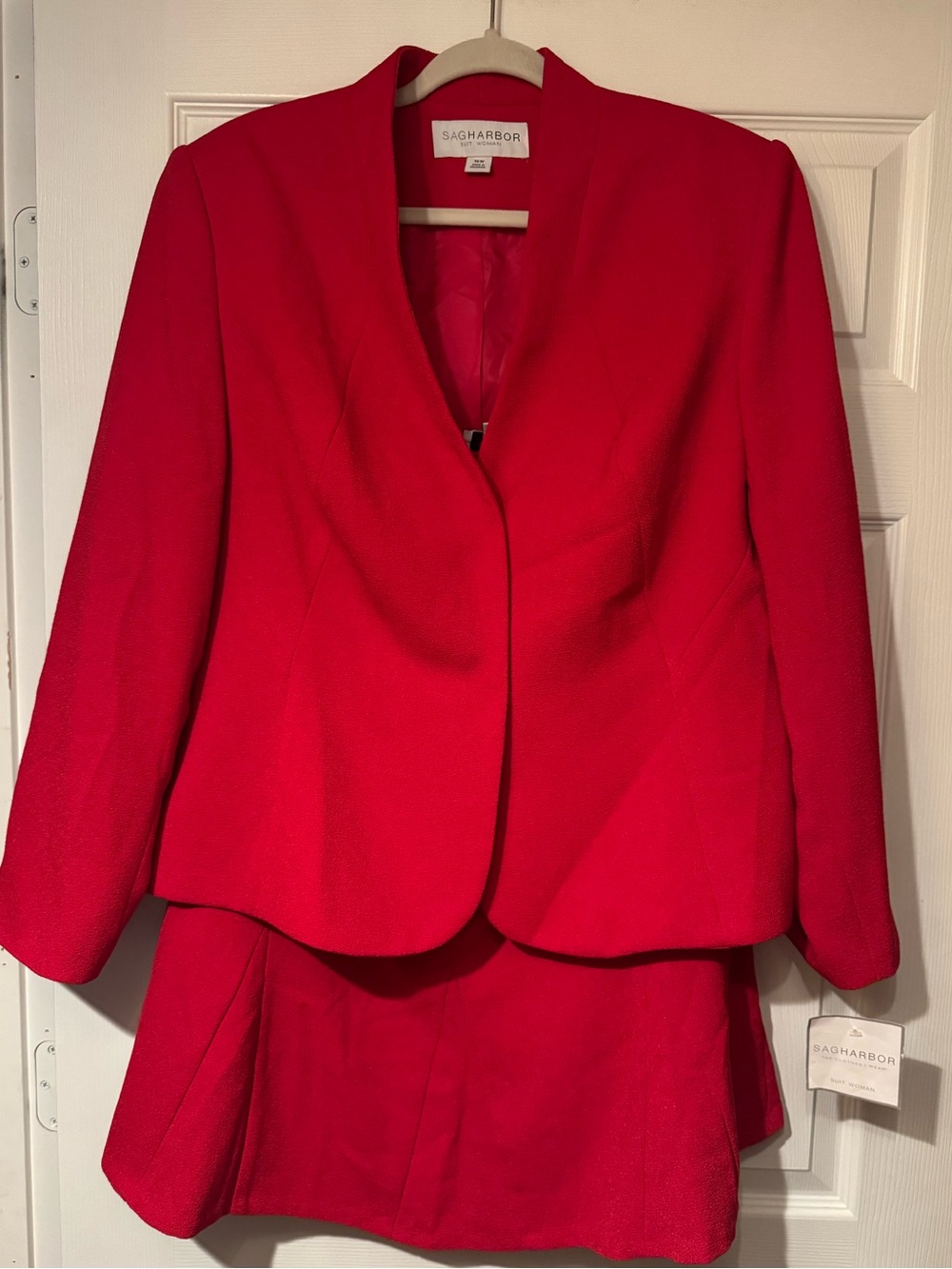 NWT Sag Harbor Sz 16W Women's Bright Red Business Suit w/ flutter skirt hem